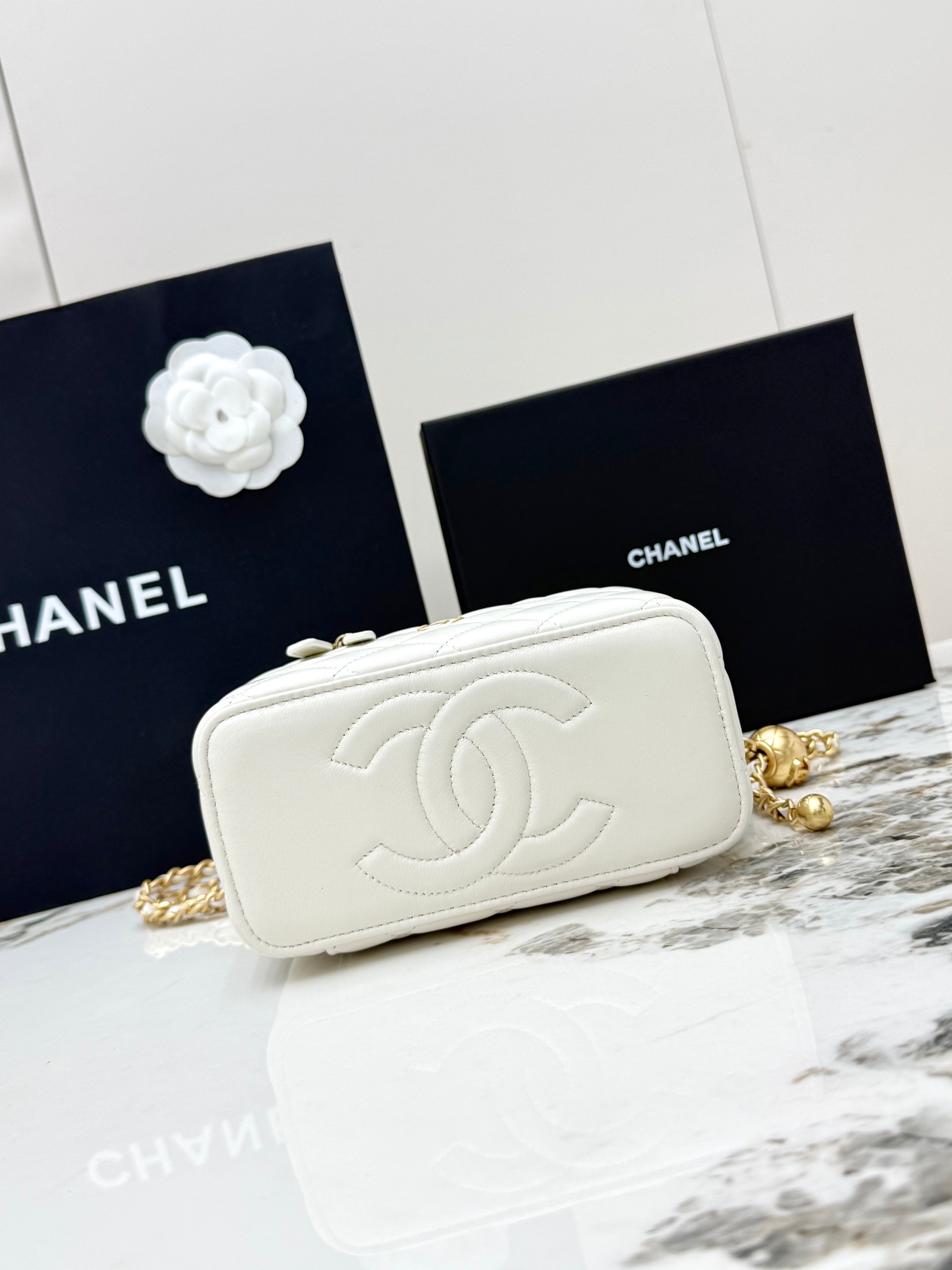 샤넬(Chanel) 24K 금볼 베니티 체인백 파우치백 가방 - 라지