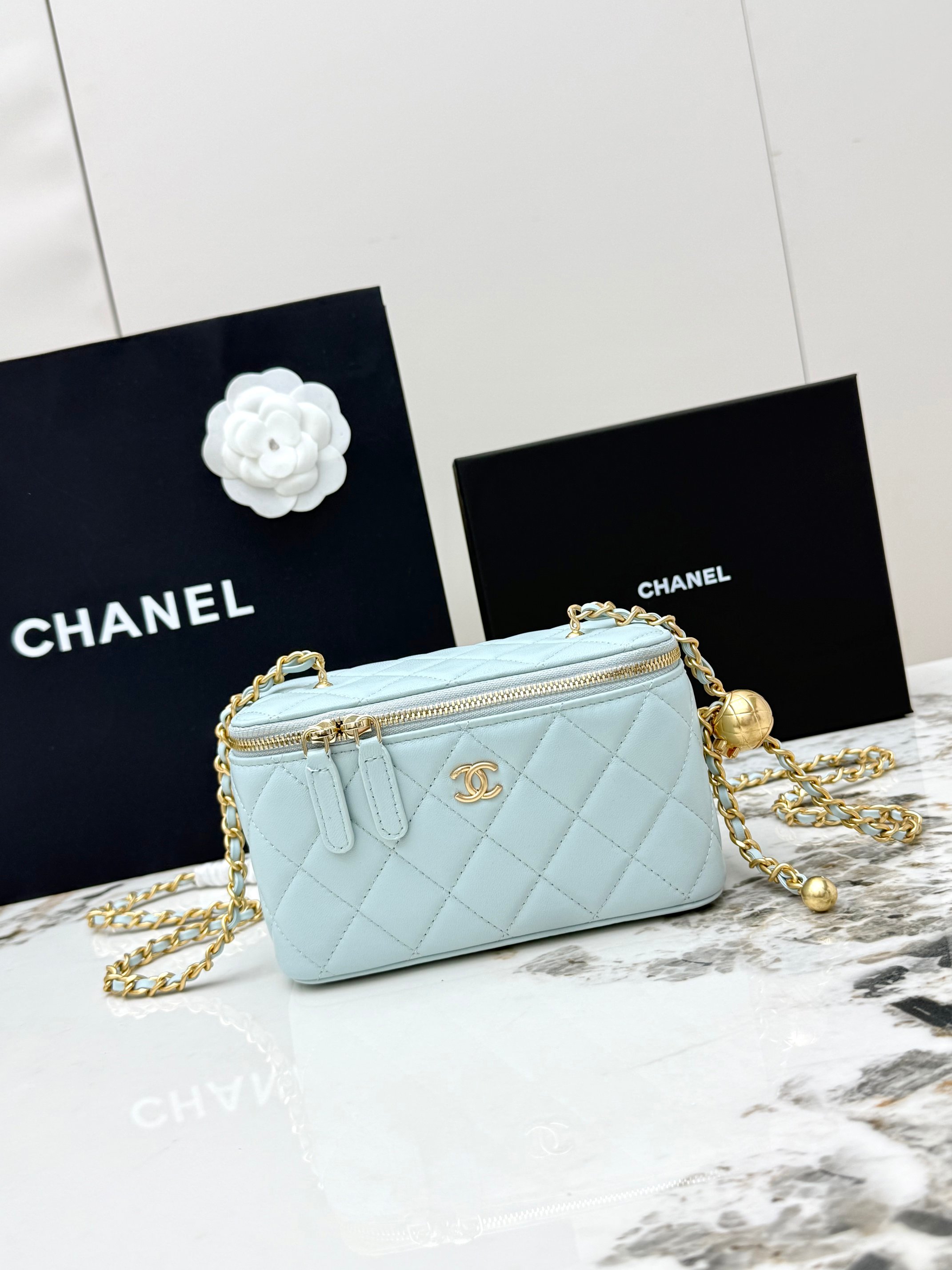 샤넬(Chanel) 24K 금볼 베니티 체인백 파우치백 가방 - 라지