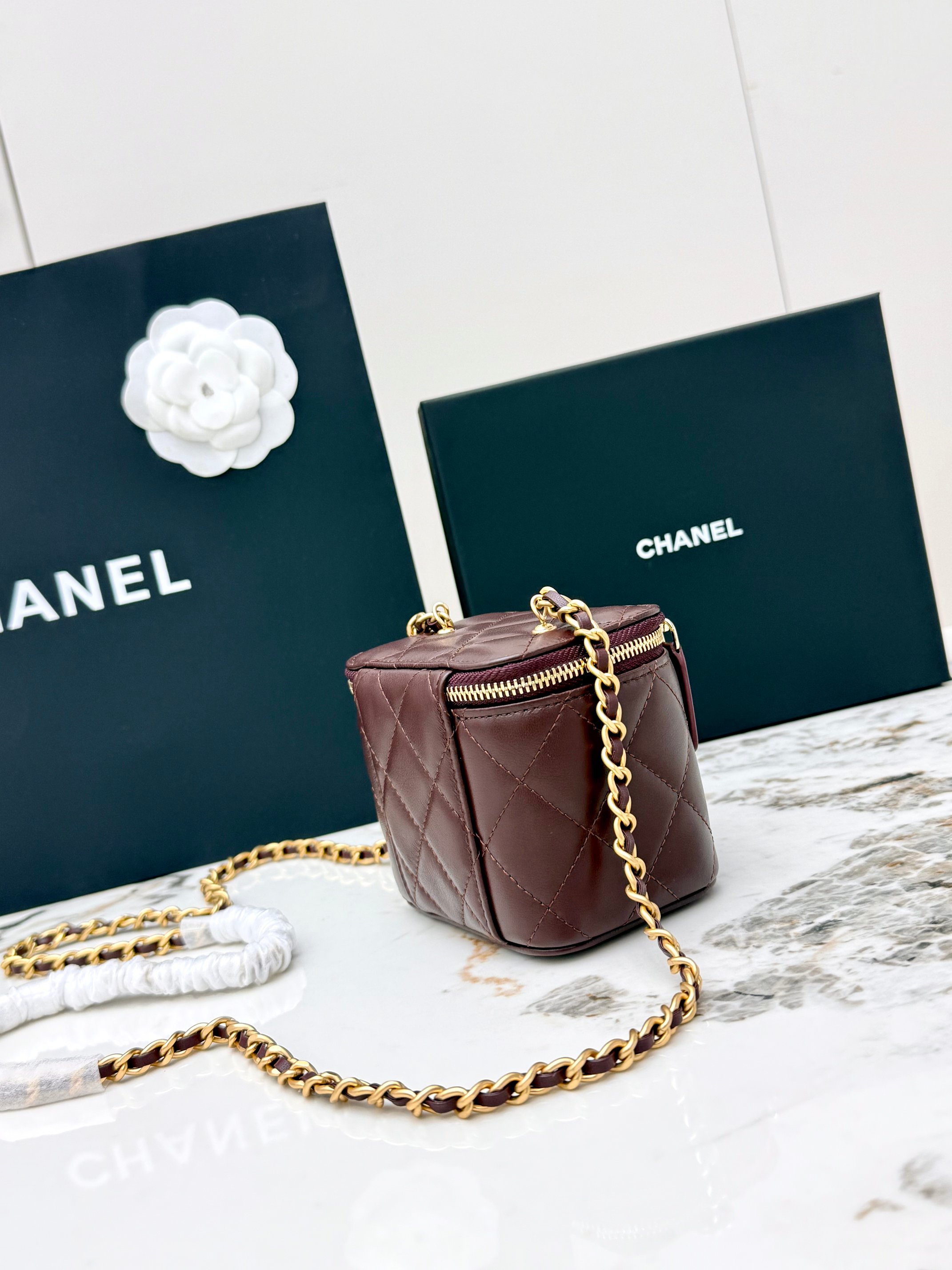 샤넬(Chanel) 21C 금볼 베니티 체인백 파우치백 가방 - 스몰