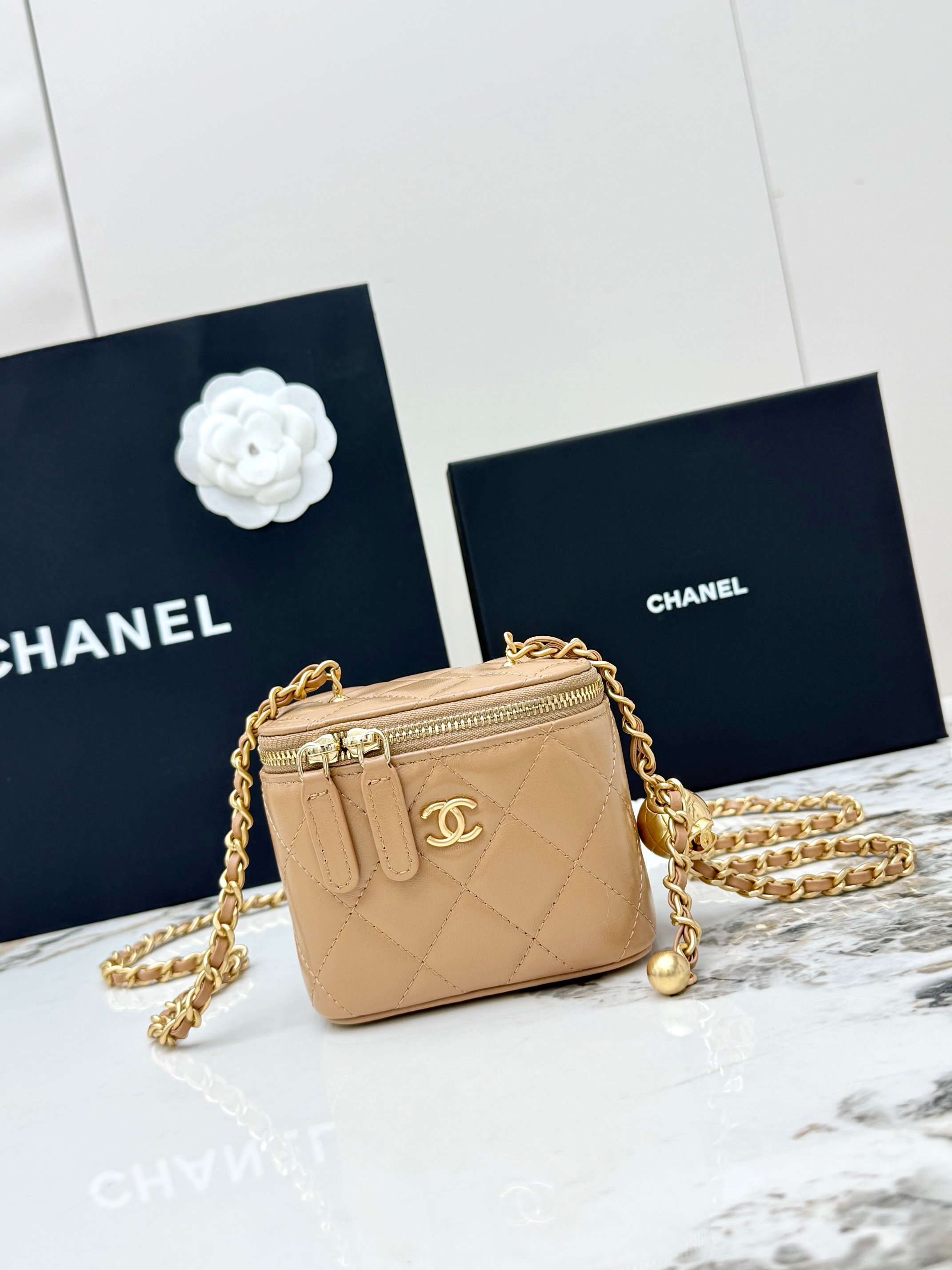 샤넬(Chanel) 21C 금볼 베니티 체인백 파우치백 가방 - 스몰