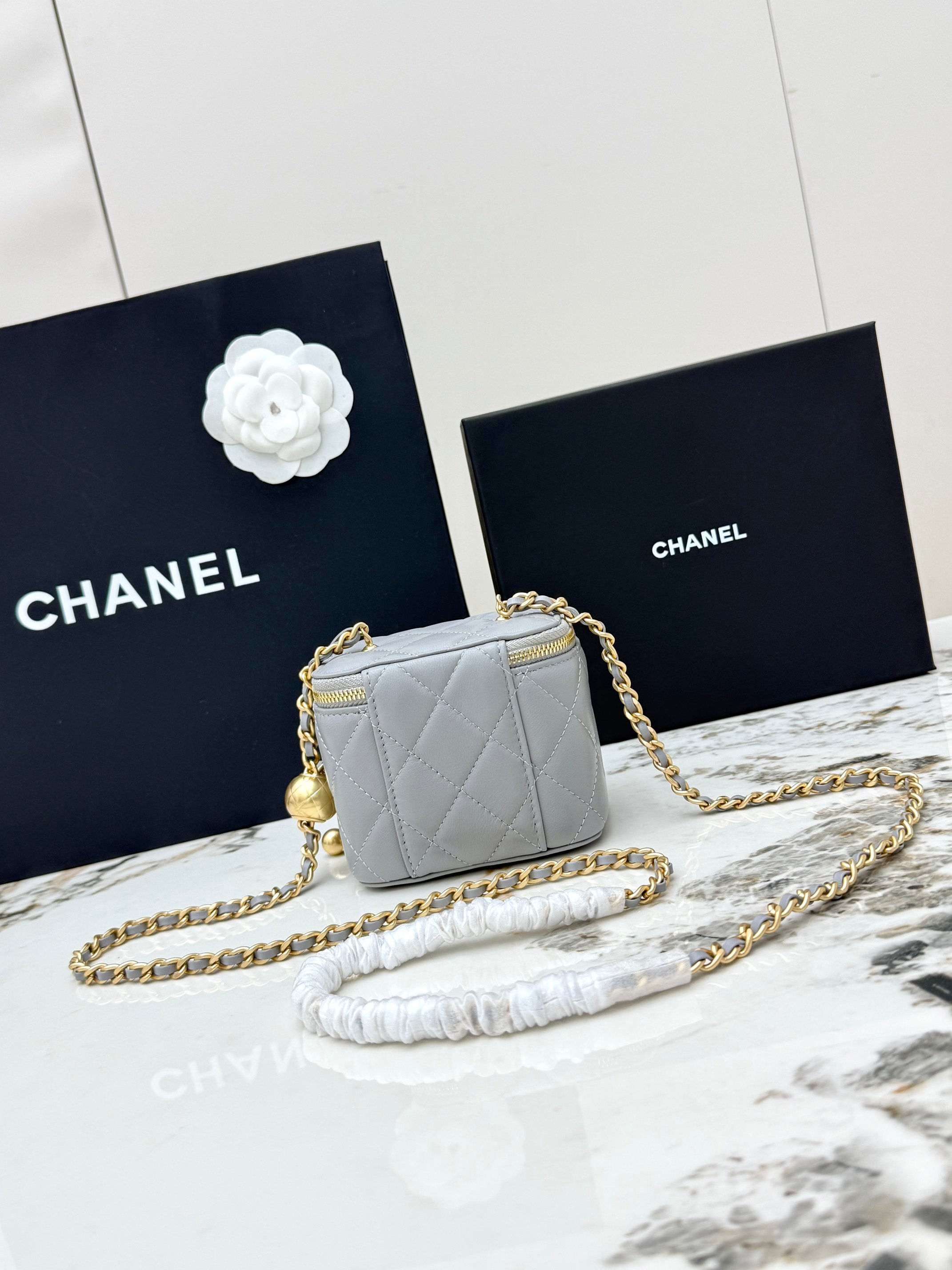 샤넬(Chanel) 21C 금볼 베니티 체인백 파우치백 가방 - 스몰