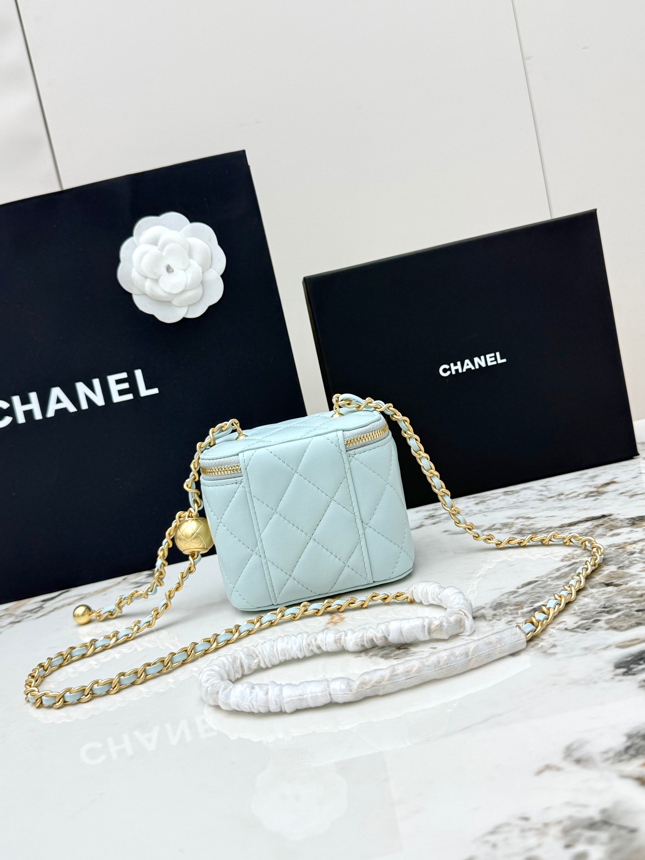 샤넬(Chanel) 21C 금볼 베니티 체인백 파우치백 가방 - 스몰