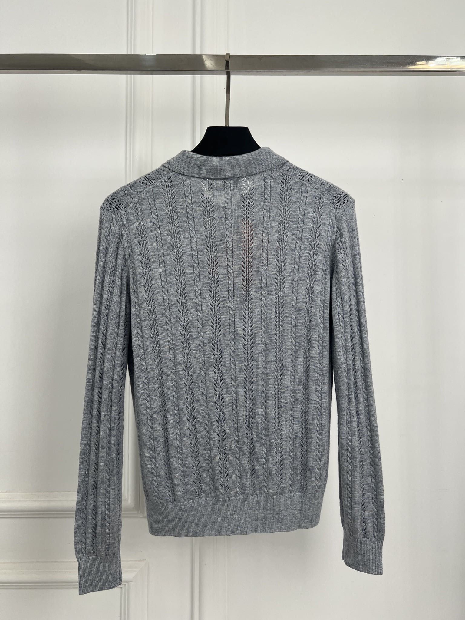 미우미우(MIU MIU) 로고 버튼 캐시미어 니트 가디건 의류