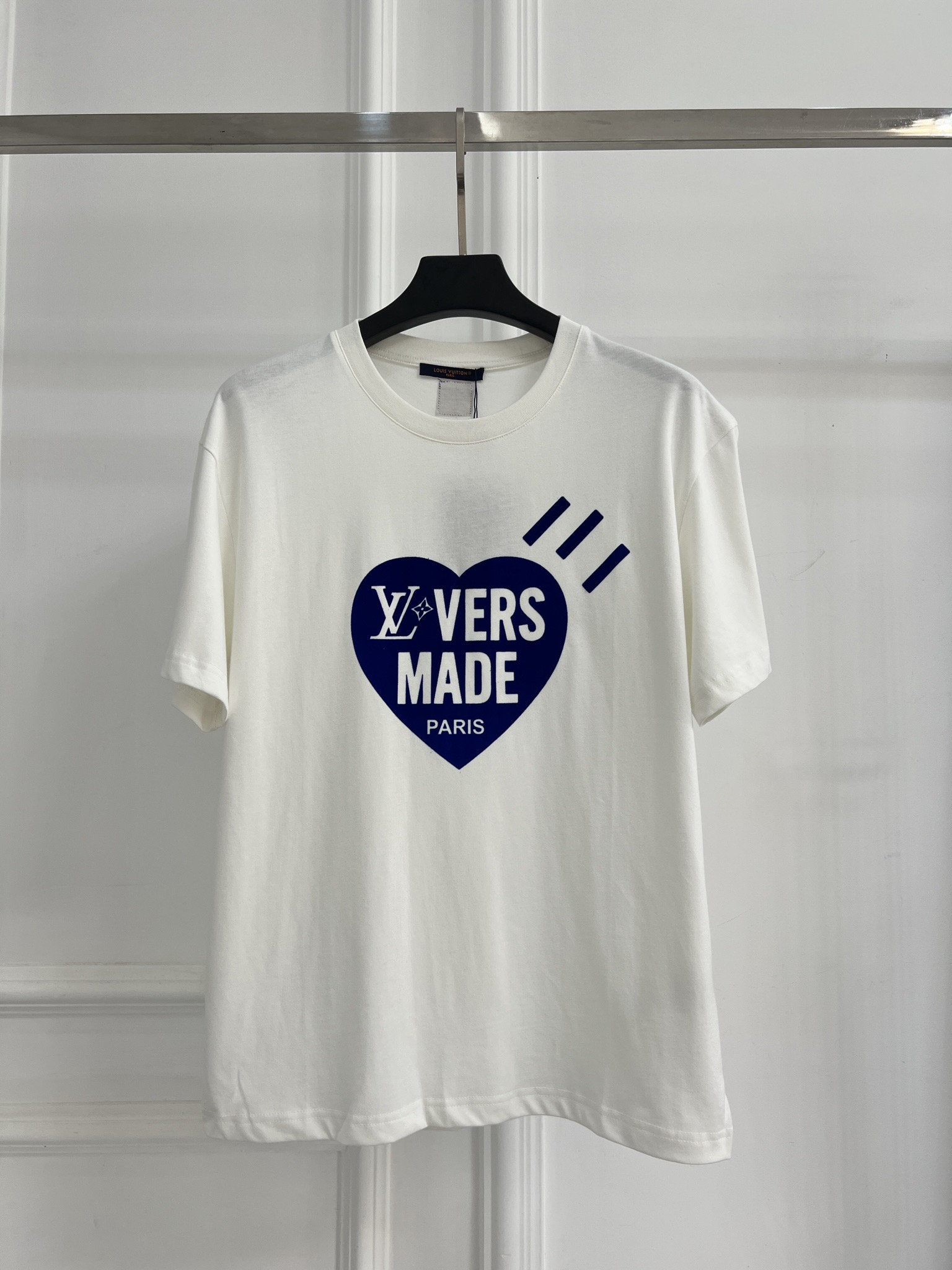 루이비통(LV) 플록 로고 코튼 티셔츠 의류