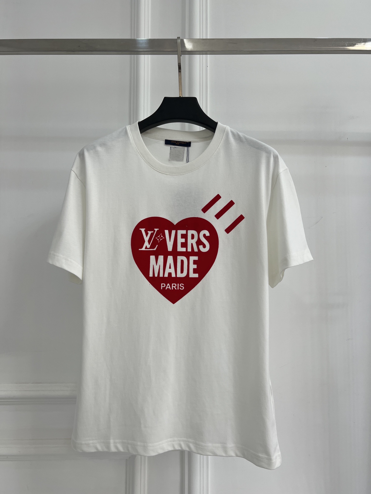 루이비통(LV) 플록 로고 코튼 티셔츠 의류