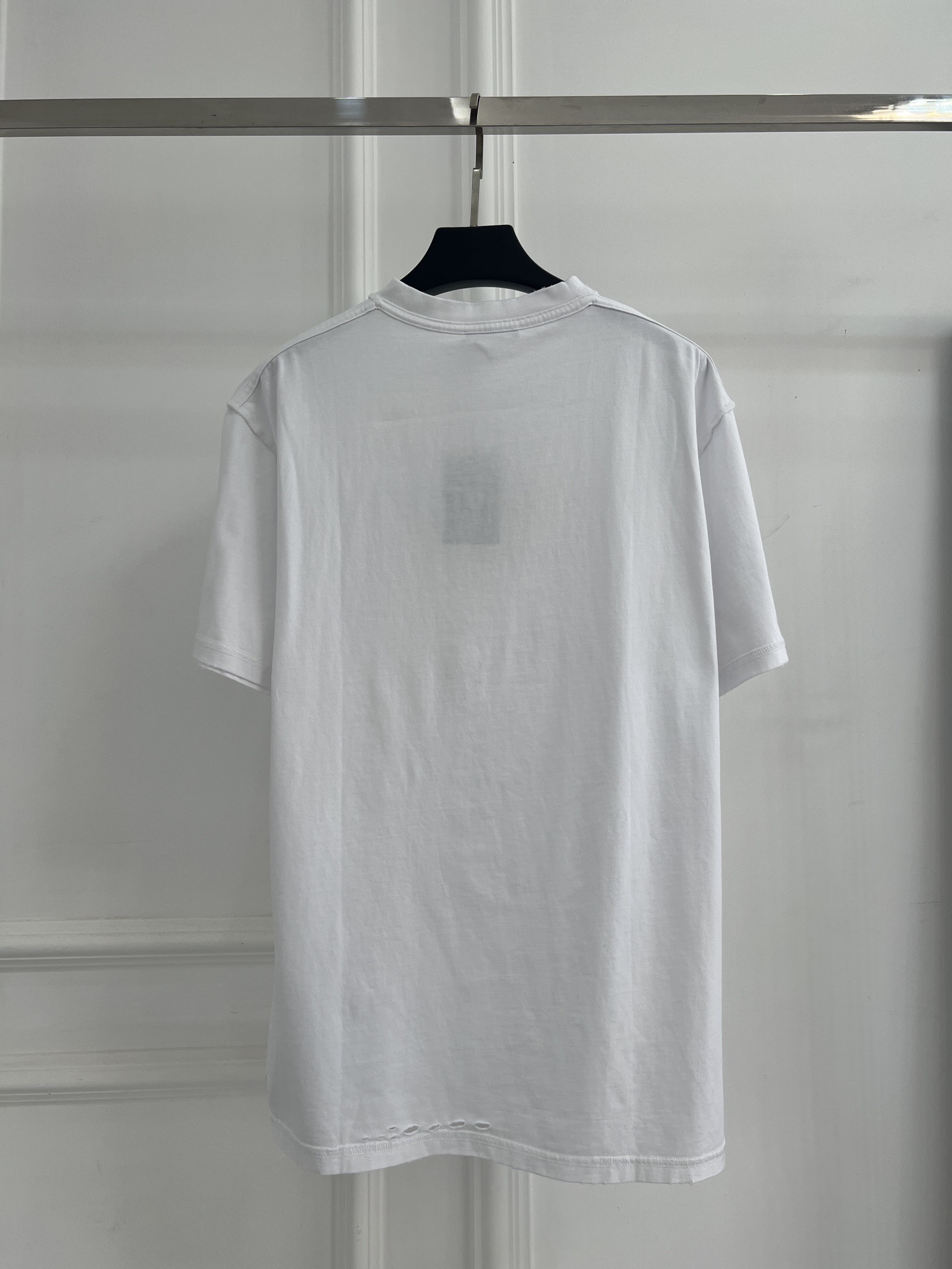 발렌시아가(BALENCIAGA) 워싱 자수 로고 티셔츠 의류