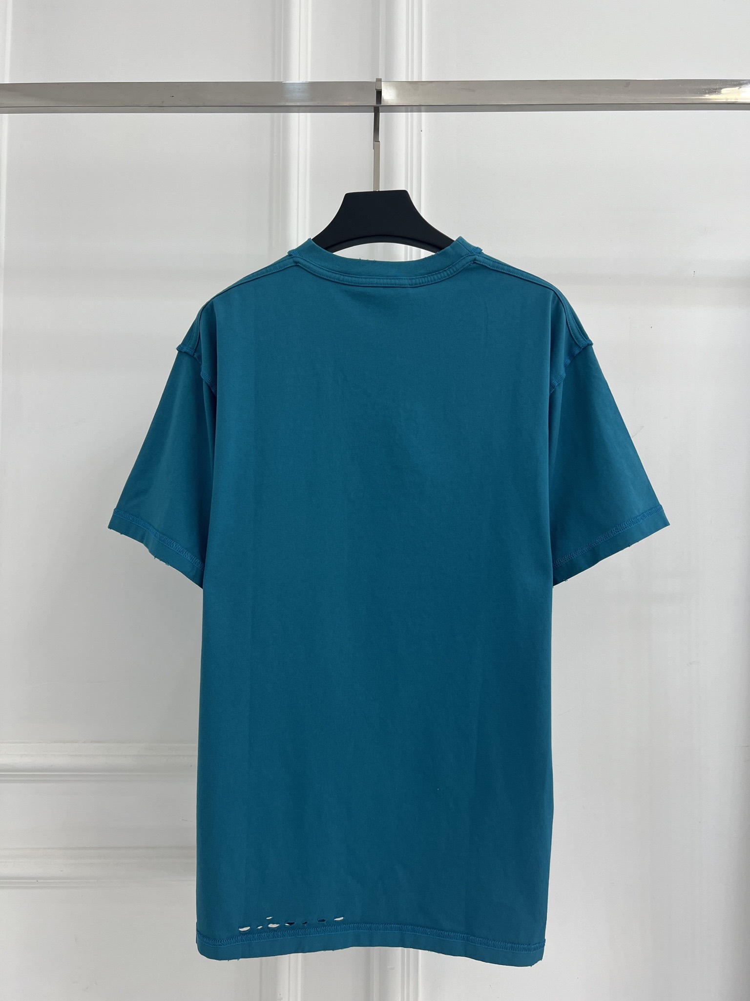 발렌시아가(BALENCIAGA) 워싱 자수 로고 티셔츠 의류