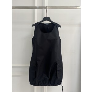 프라다(PRADA) 나일론 포켓 슬리브리스 원피스 의류