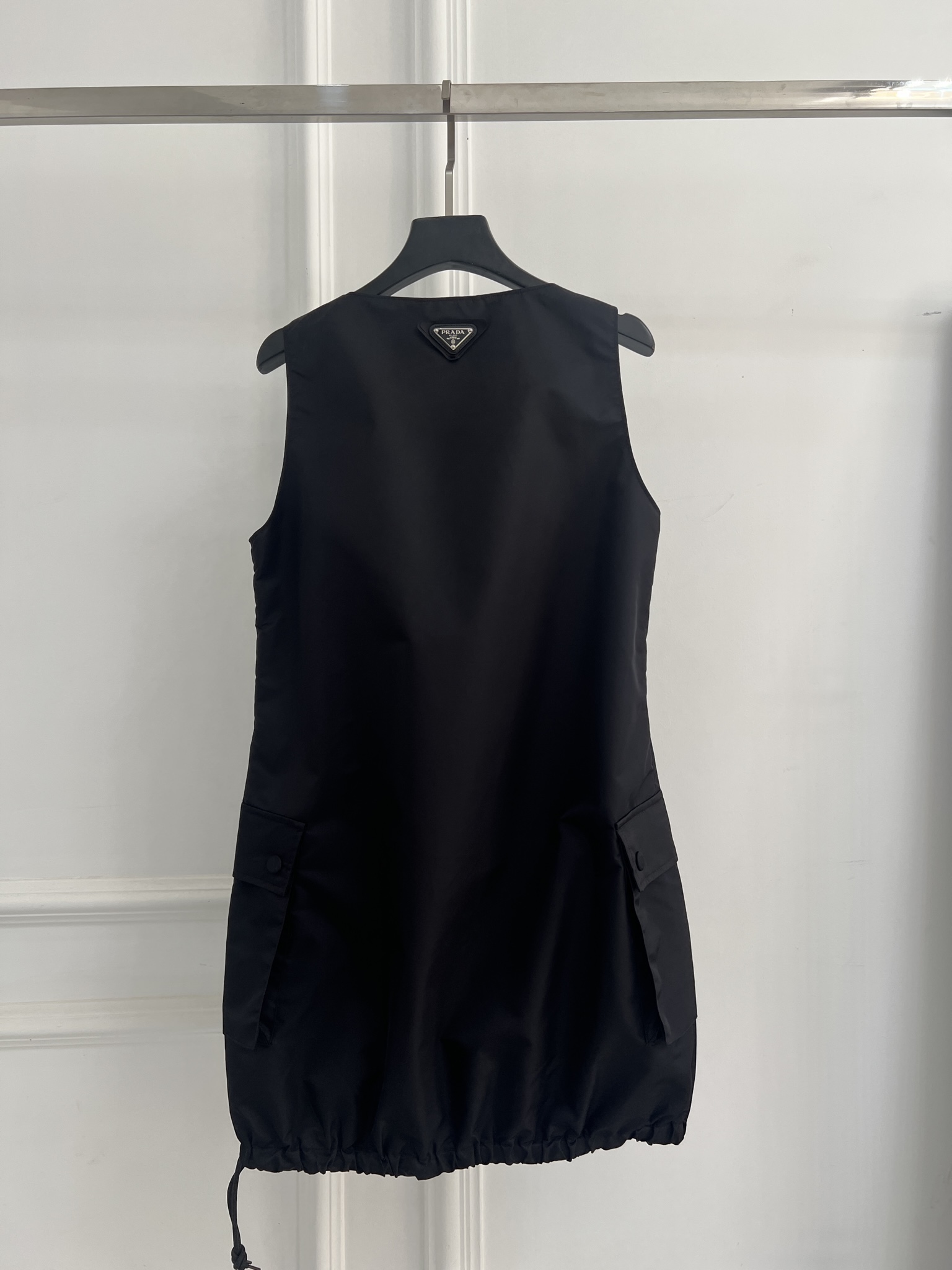 프라다(PRADA) 나일론 포켓 슬리브리스 원피스 의류