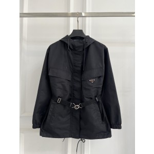 프라다(PRADA) 벨티드 후드 윈드브레이커 자켓 의류