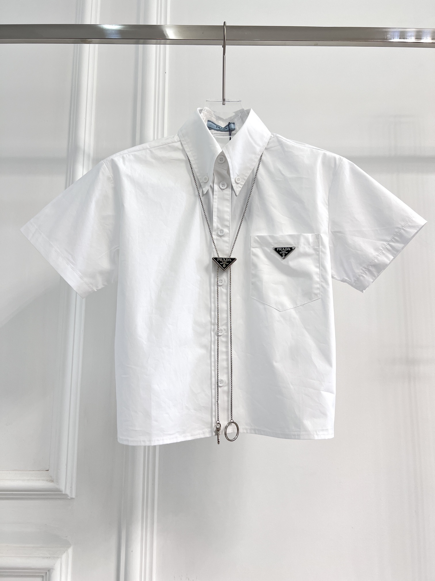 프라다(PRADA) 삼각 로고 코튼 반팔 셔츠 의류