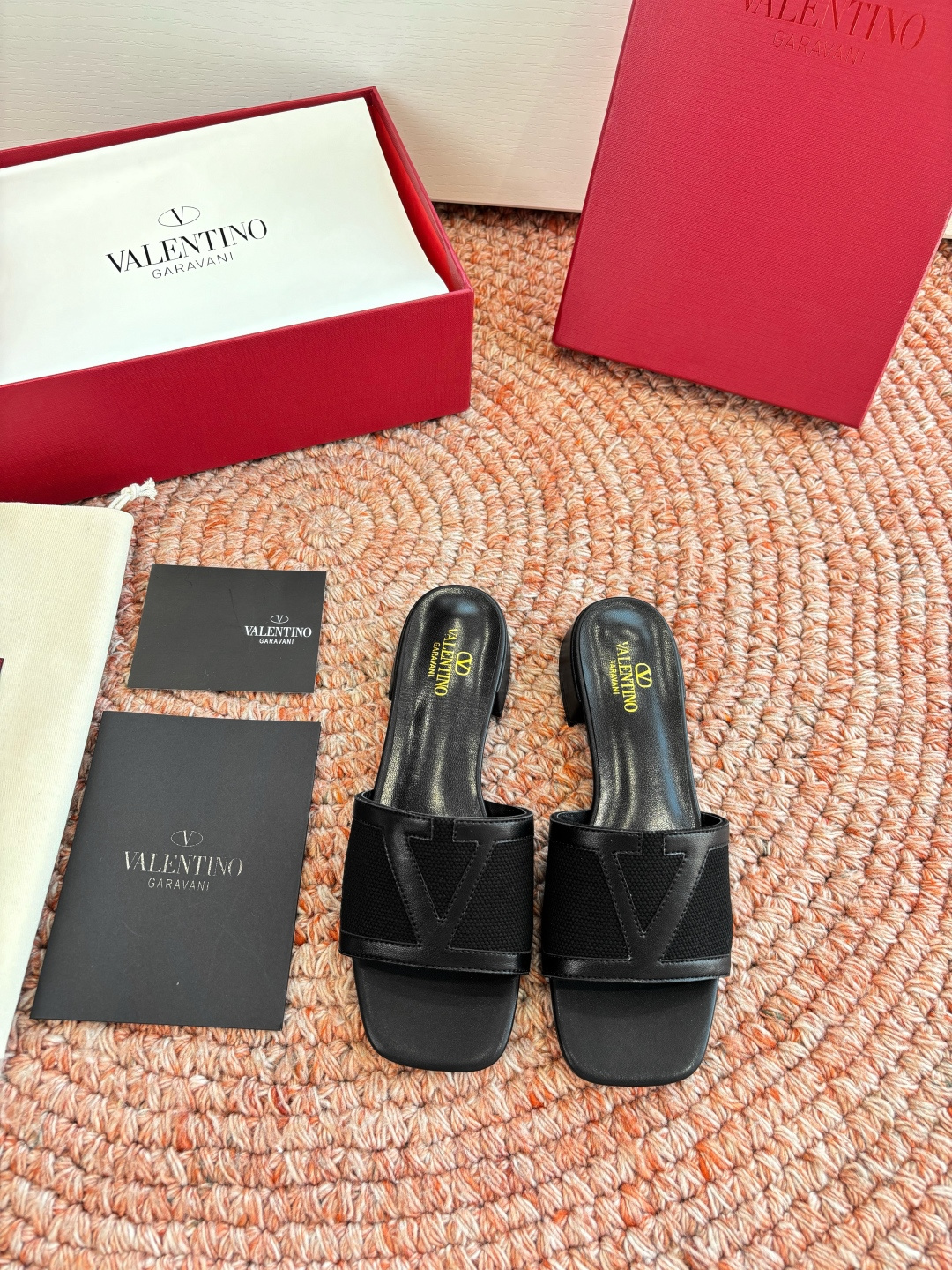 발렌티노(VALENTINO) 캔버스 슬라이드 샌들 신발