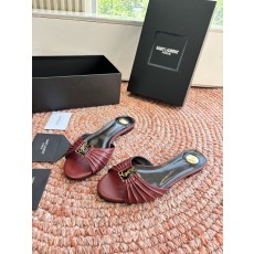 생로랑(SAINT LAURENT) 셔링 레더 힐 슬리퍼 신발