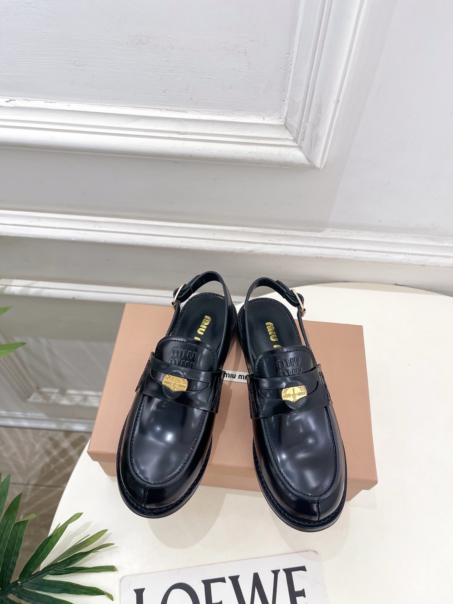 미우미우(MIU MIU) 백오픈 로퍼 슬리퍼 신발