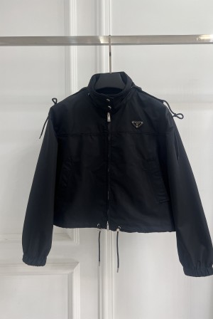 프라다(PRADA) 리사이클 나일론 후드 숏 자켓 의류