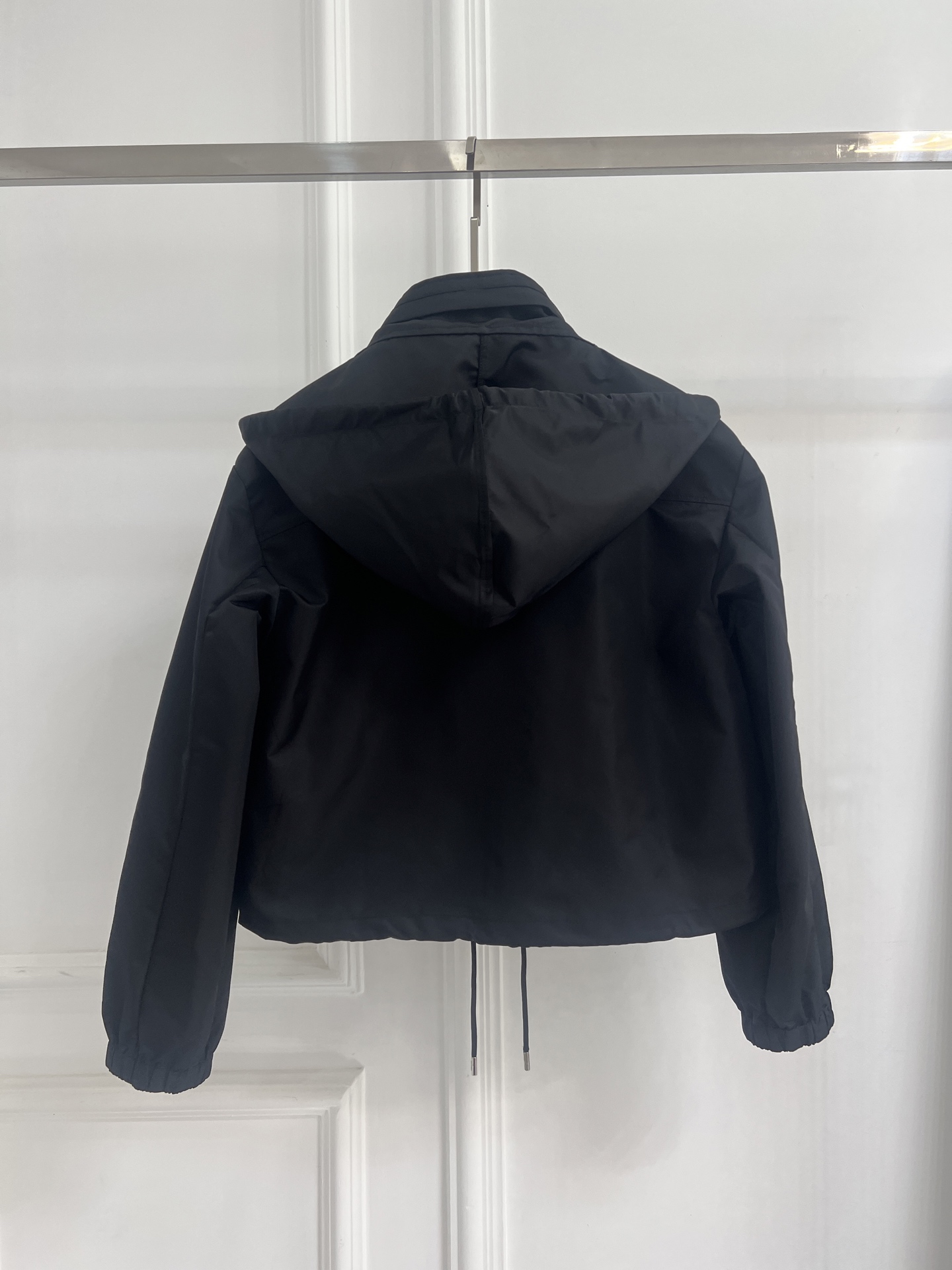 프라다(PRADA) 리사이클 나일론 후드 숏 자켓 의류