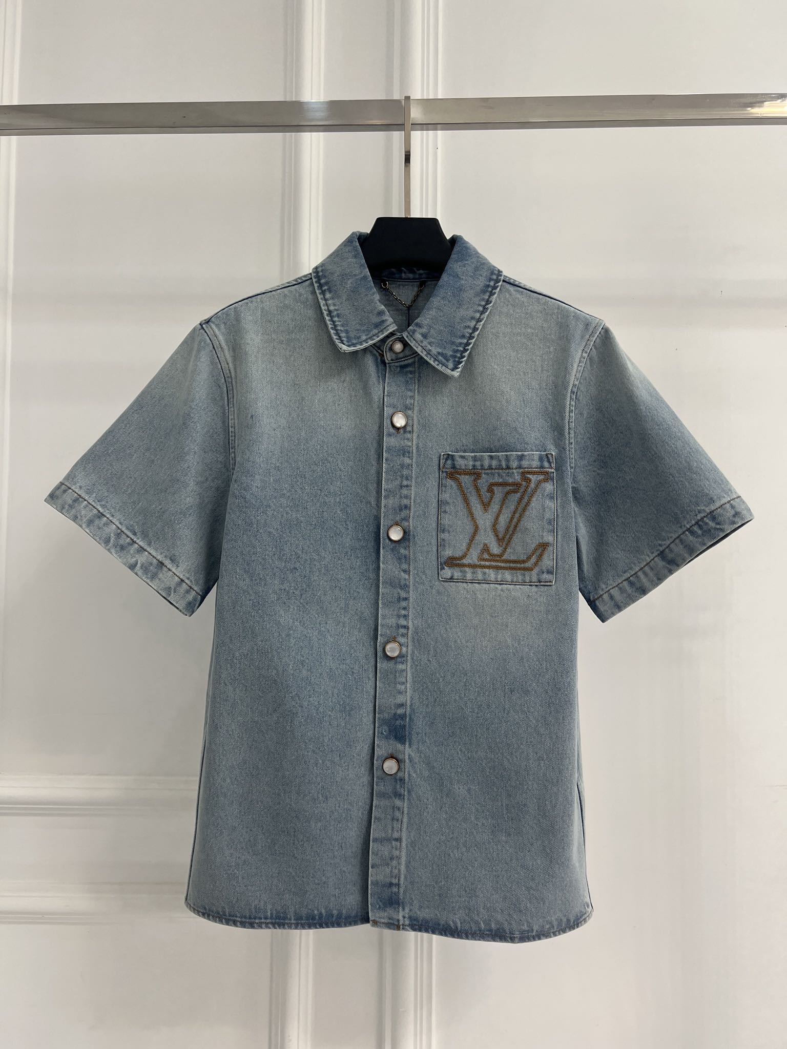 루이비통(LV) 로고 데님 반팔 셔츠 의류