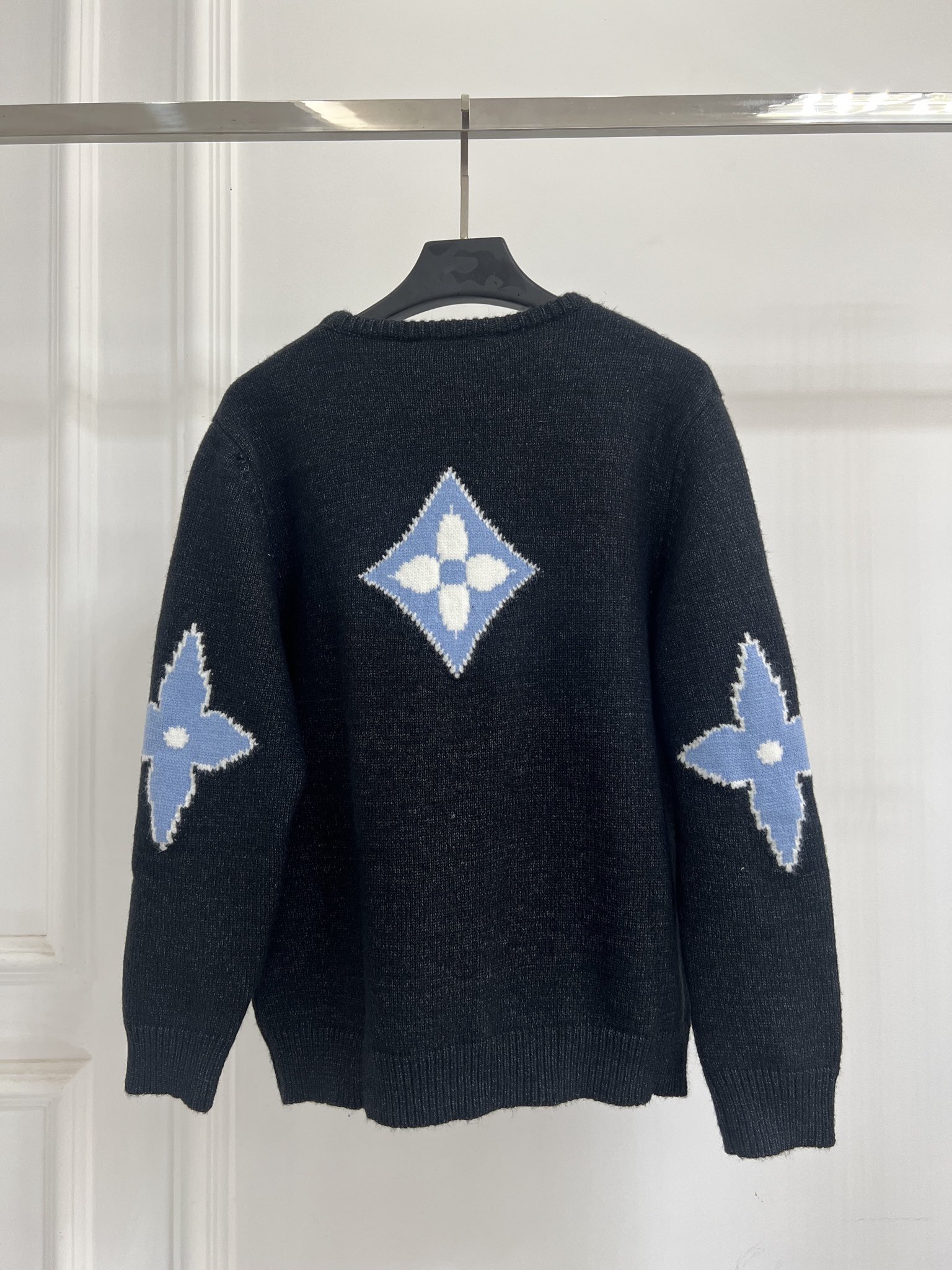 루이비통(LV) 패턴 라운드 니트 의류