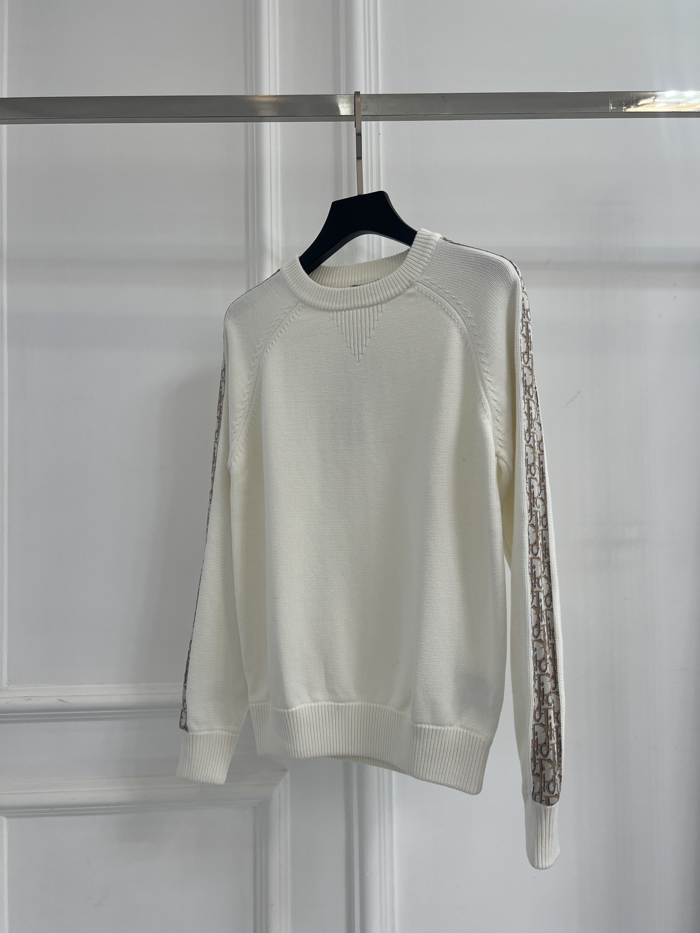 디올(DIOR) 배색 트림 라운드넥 니트 의류