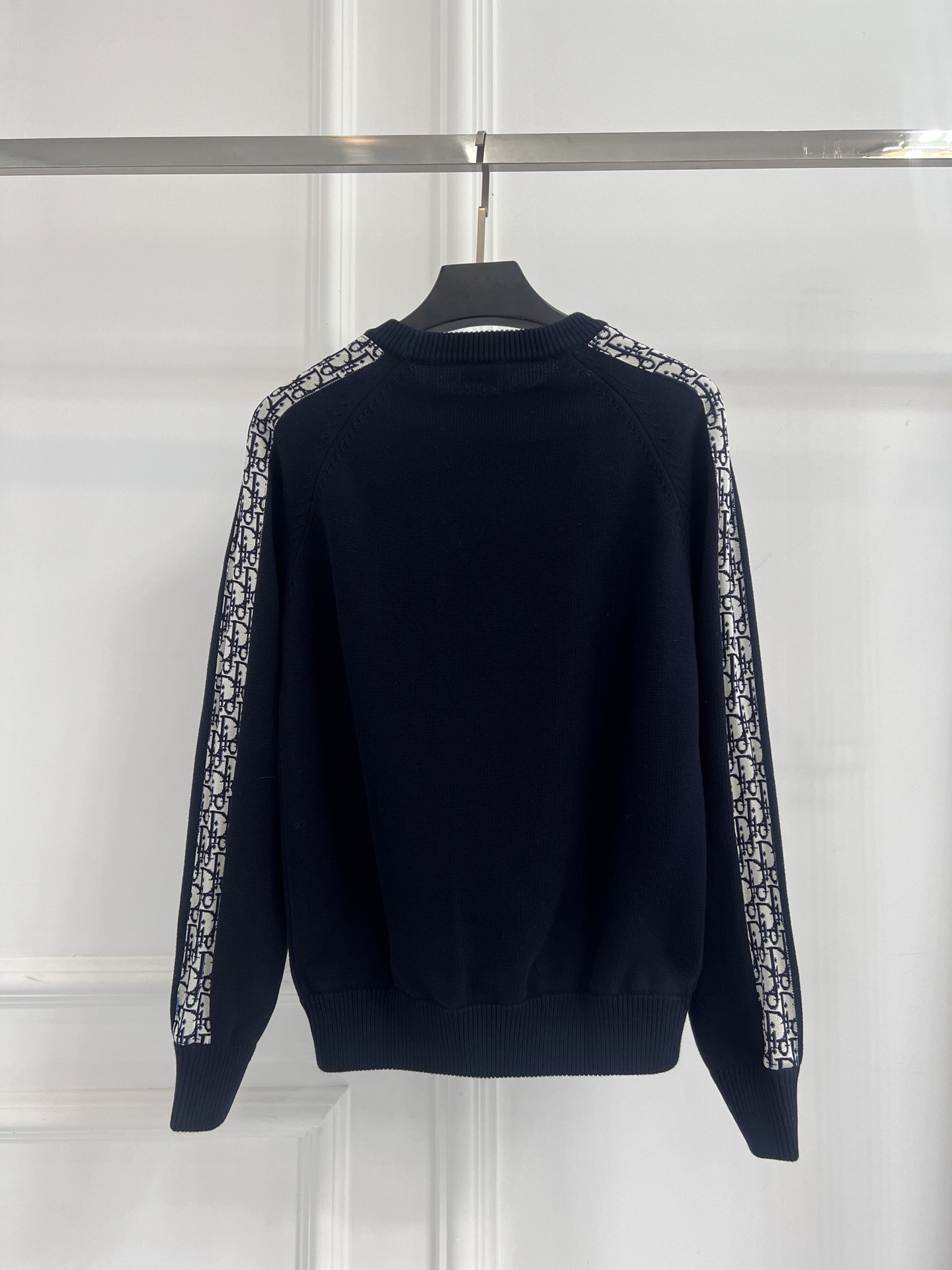 디올(DIOR) 배색 트림 라운드넥 니트 의류