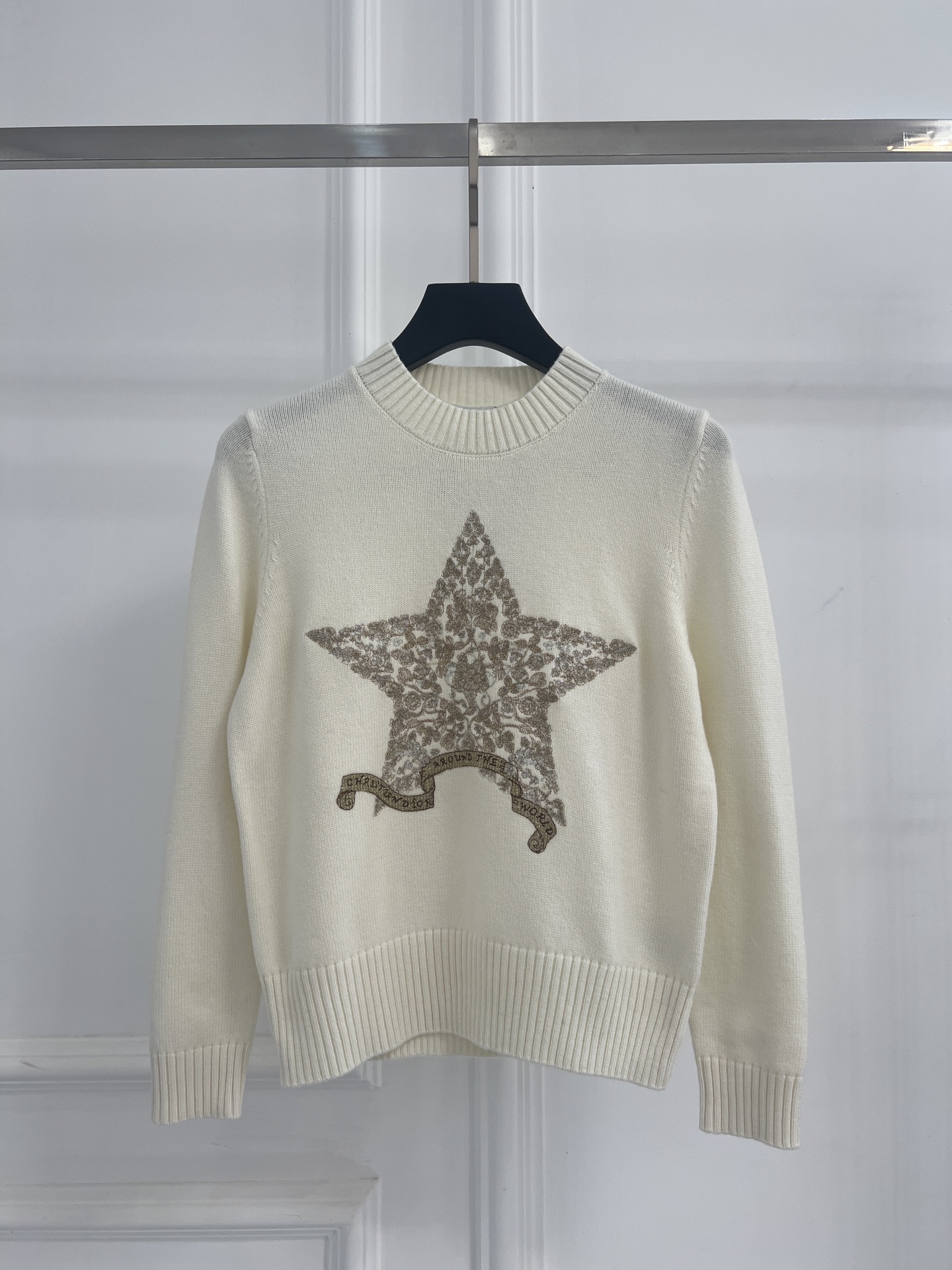 디올(DIOR) 골드 스타 자수 울 니트 의류