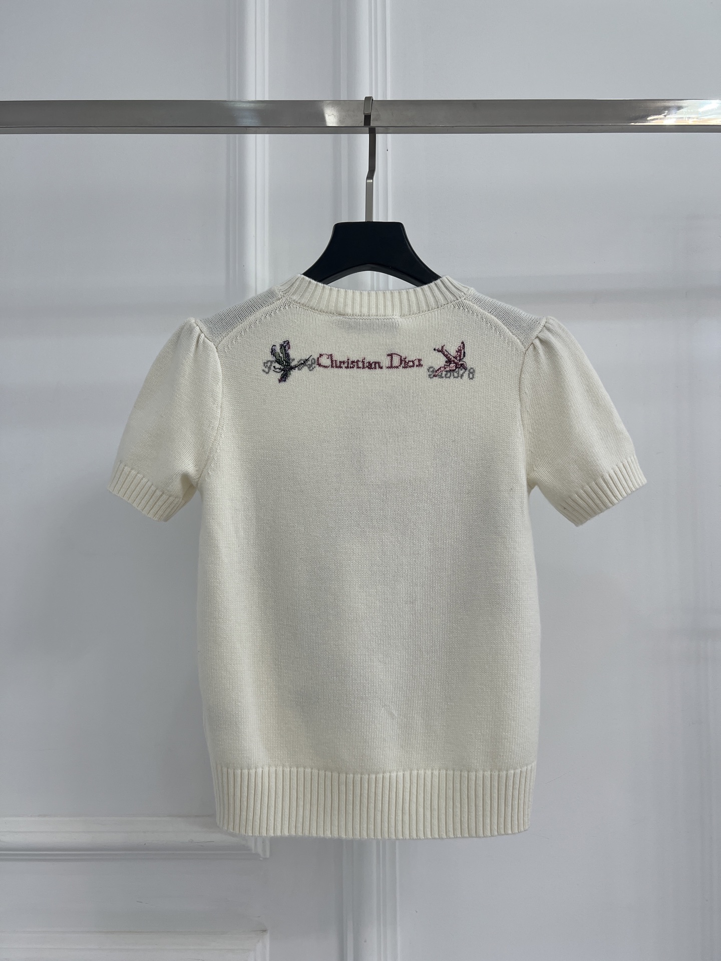 디올(DIOR) 플로럴 자수 반팔 니트 의류