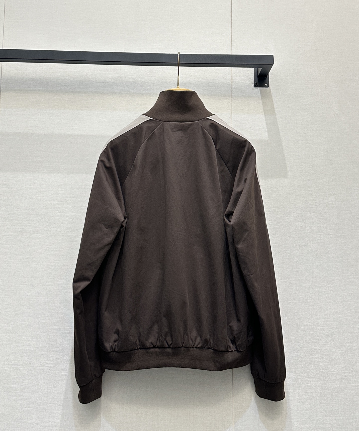 미우미우(MIU MIU) 레터링 패치 자수 집업 자켓 의류