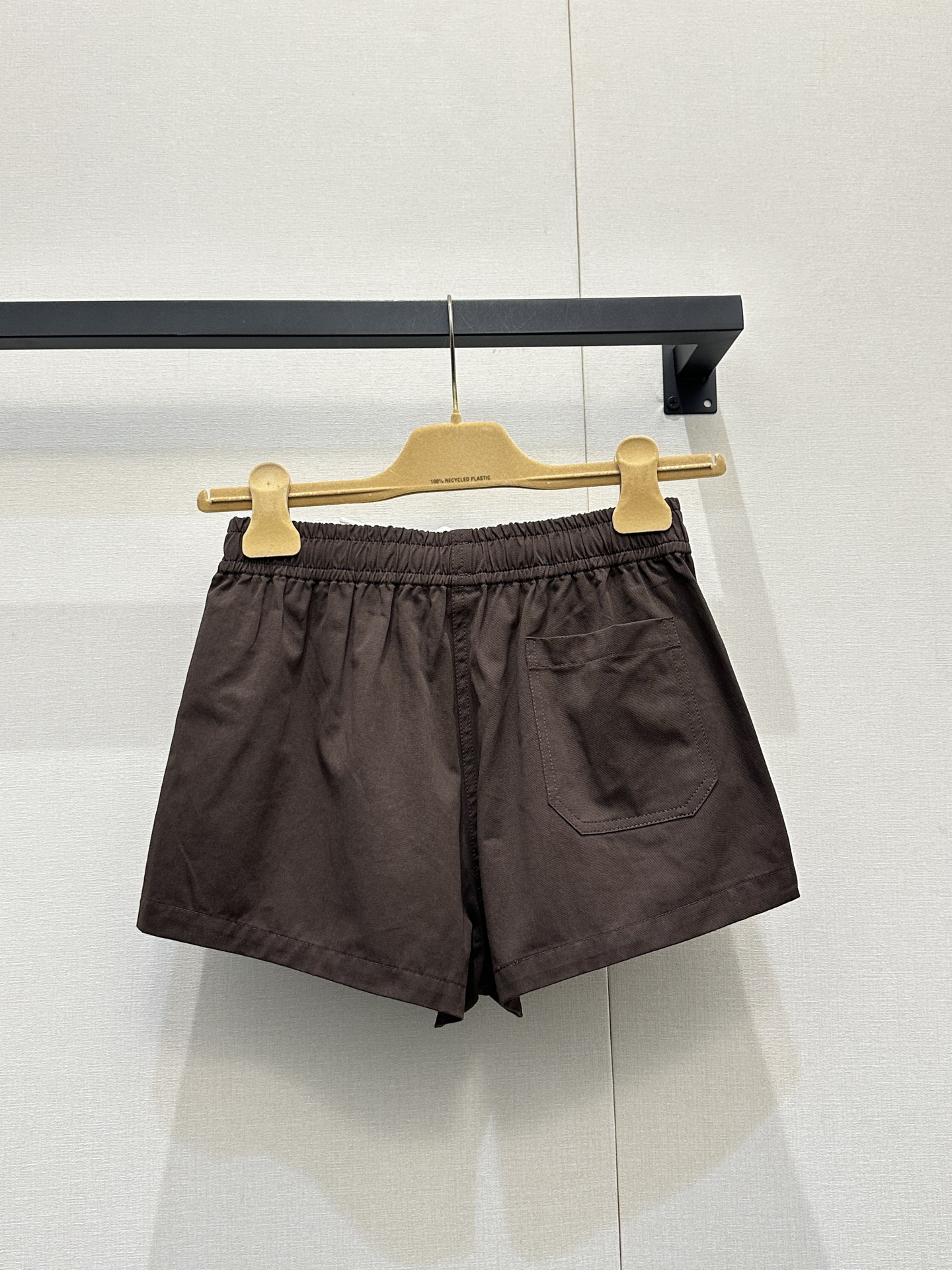 미우미우(MIU MIU) 레터링 자수 밴딩 반바지 의류