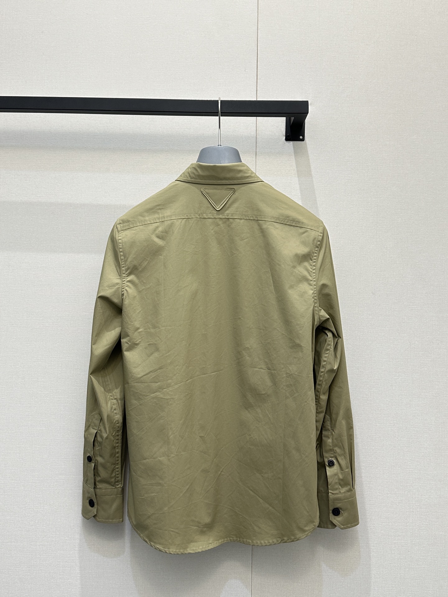 프라다(PRADA) 숄더 패치 포켓 셔츠 의류