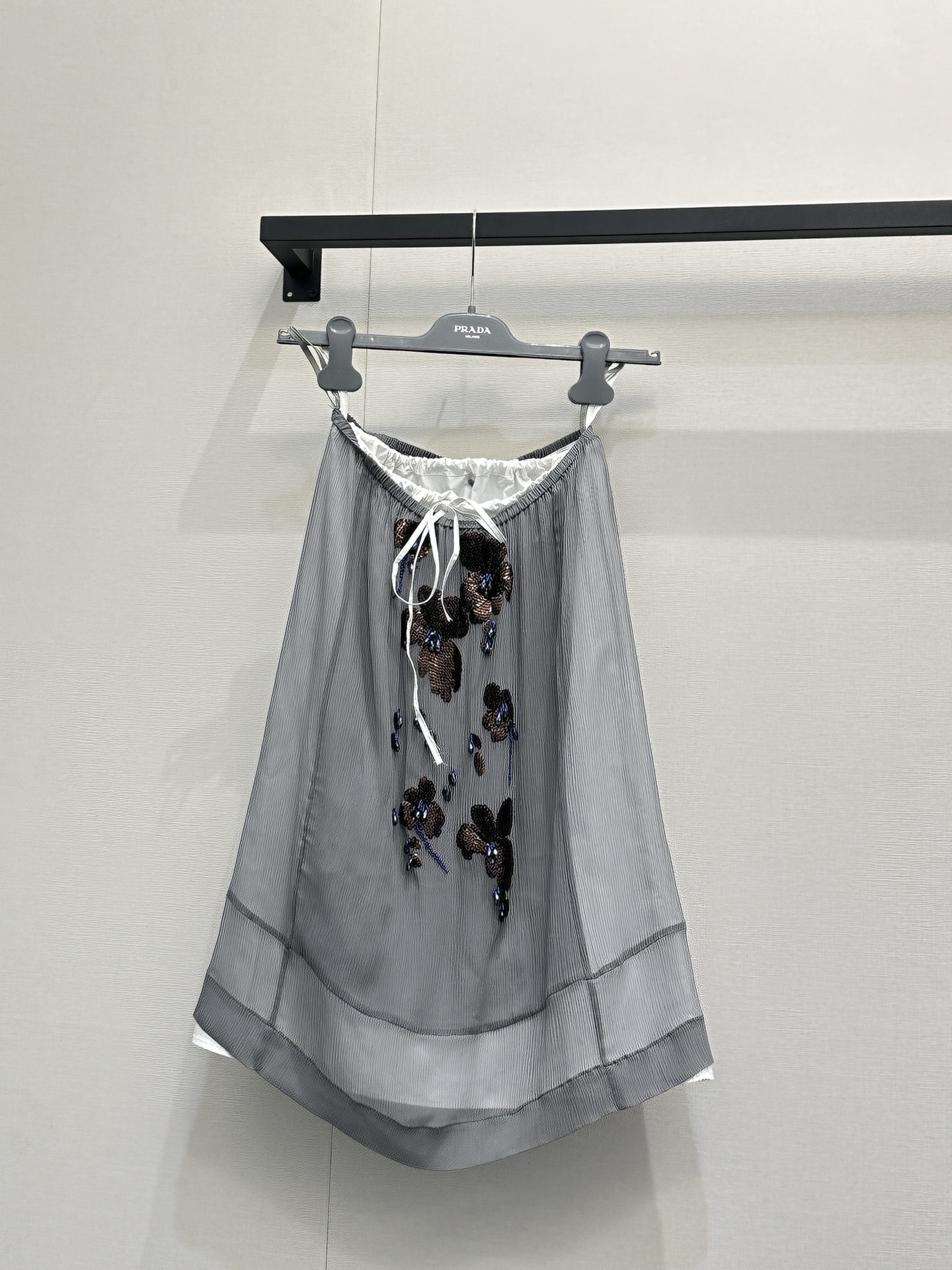 프라다(PRADA) 비즈 자수 시스루 스커트 투피스 의류