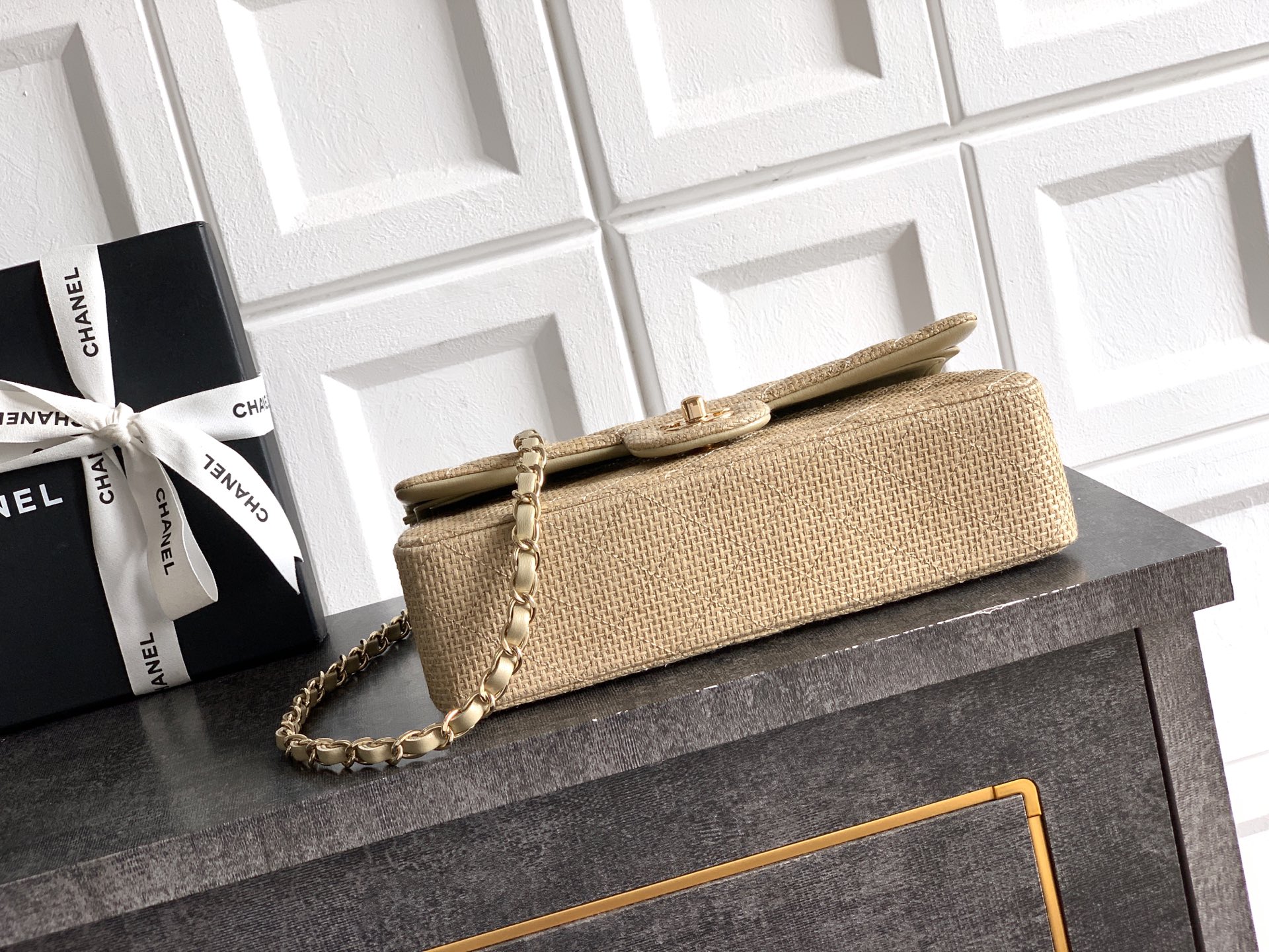 CHANEL 샤넬 26C 크루즈 신상 CF 핸들 플랩백 가방 (밀키 에브리콧) 미디움