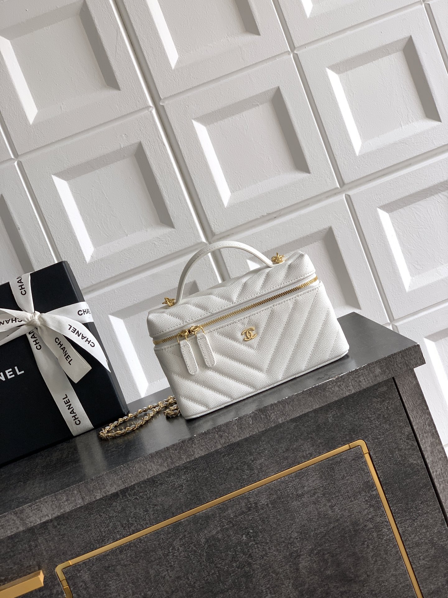 Chanel 샤넬 V-스티치 퀼팅 플랫 캐비어 런치박스 백 가방