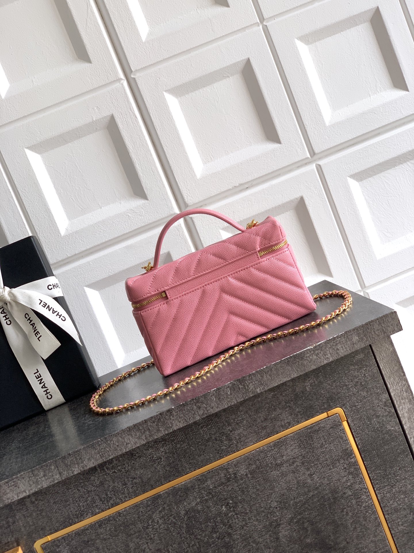 Chanel 샤넬 V-스티치 퀼팅 플랫 캐비어 런치박스 백 가방