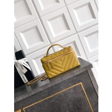 Chanel 샤넬 V-스티치 퀼팅 플랫 캐비어 런치박스 백 가방