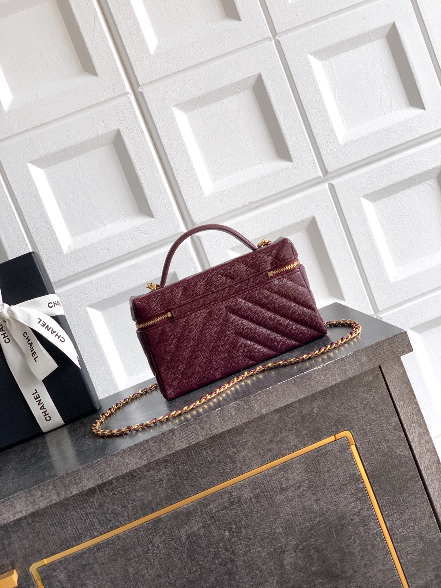 Chanel 샤넬 V-스티치 퀼팅 플랫 캐비어 런치박스 백 가방