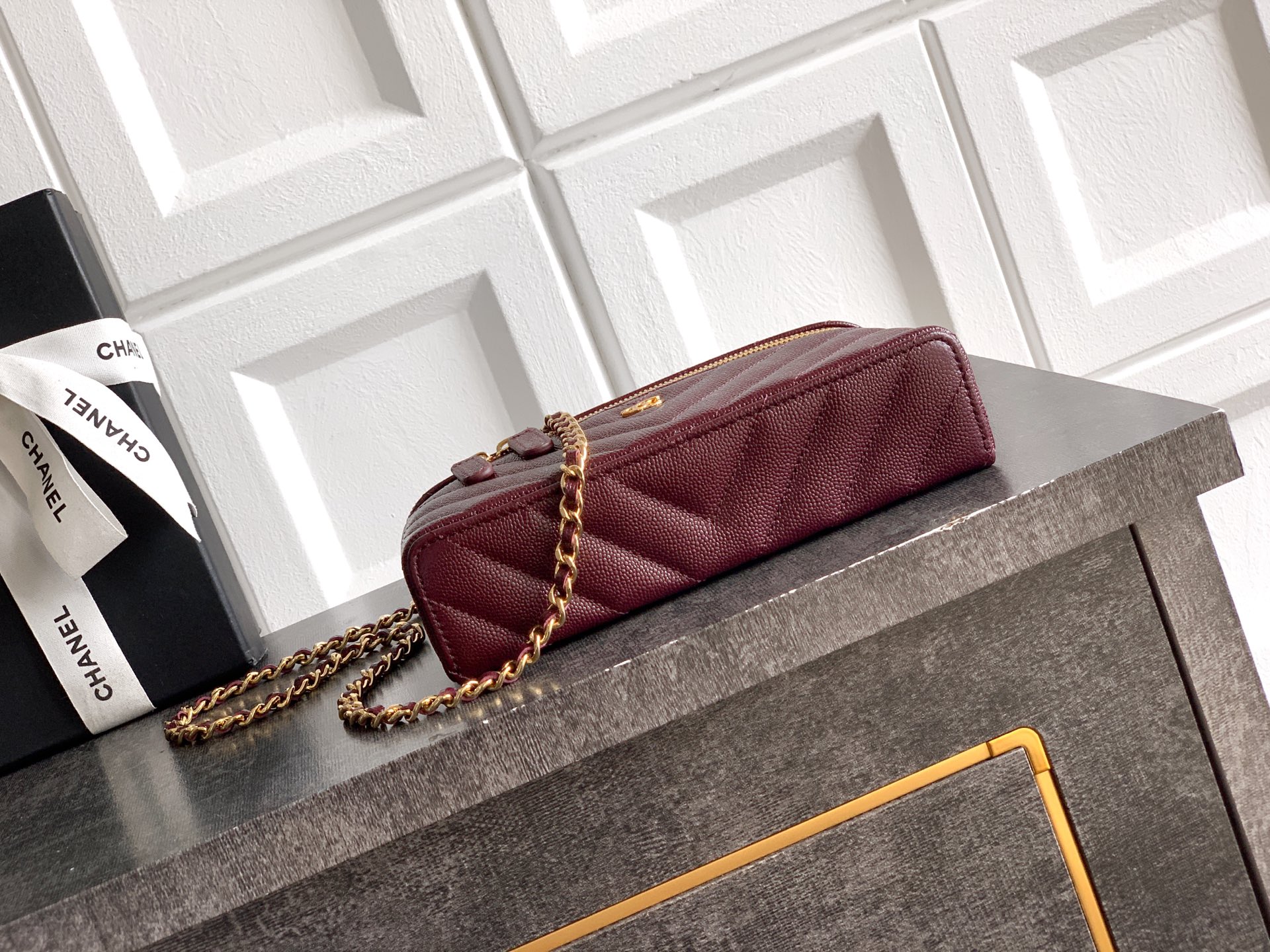 Chanel 샤넬 V-스티치 퀼팅 플랫 캐비어 런치박스 백 가방