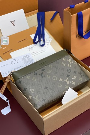 [LV] 루이비통 M26970 Pochette Voyage Souple 포쉐트 보야주 수플 클러치 백 가방