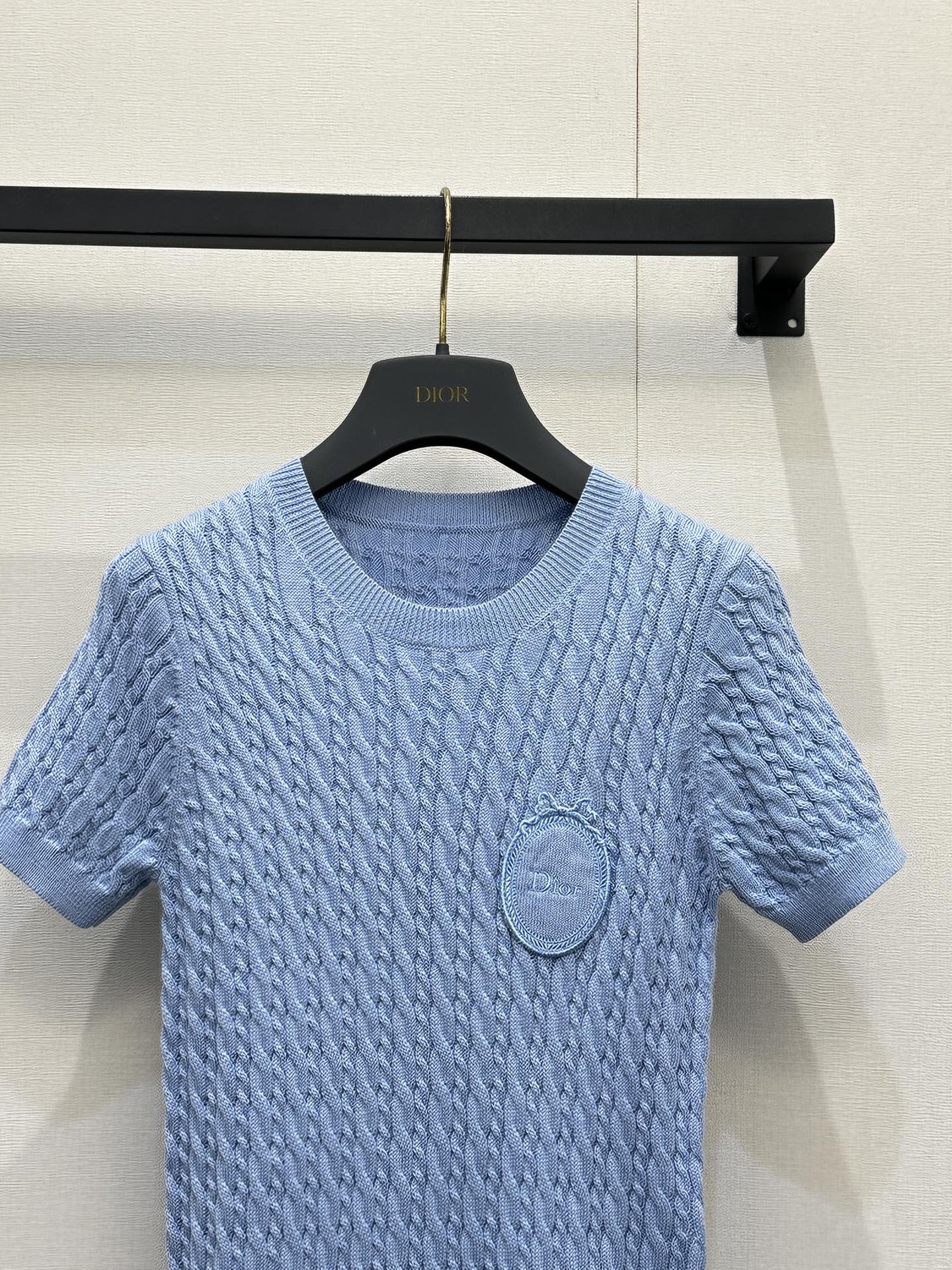 프라다(PRADA) 배색 로고 자수 반팔 티셔츠 의류