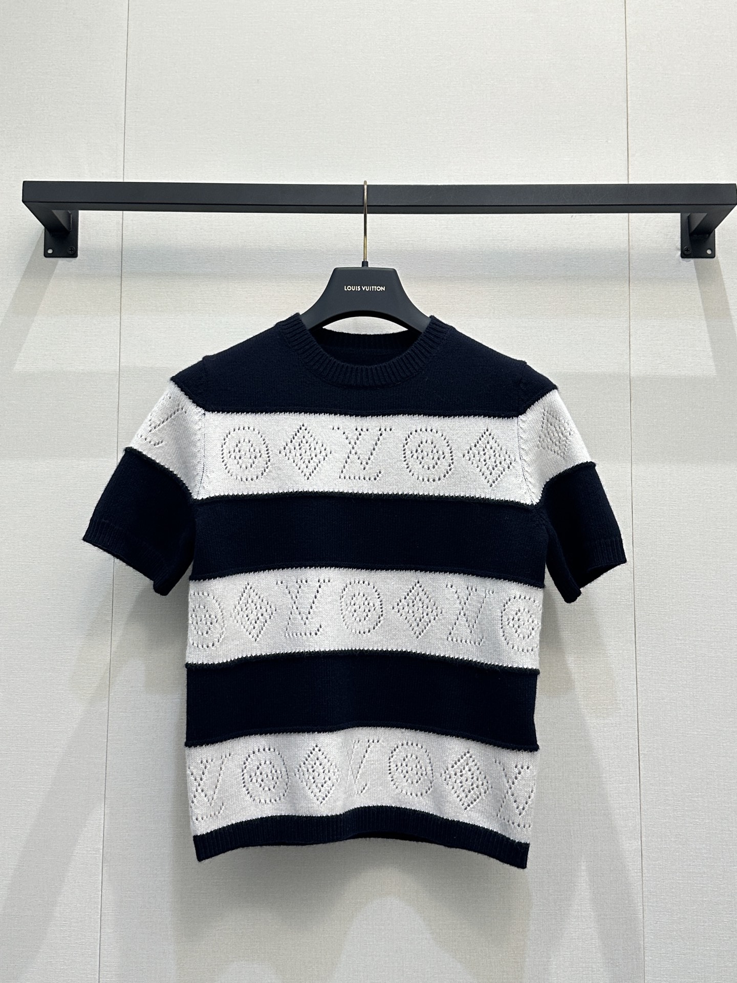 루이비통(LV) 스트라이프 니트 반팔 의류