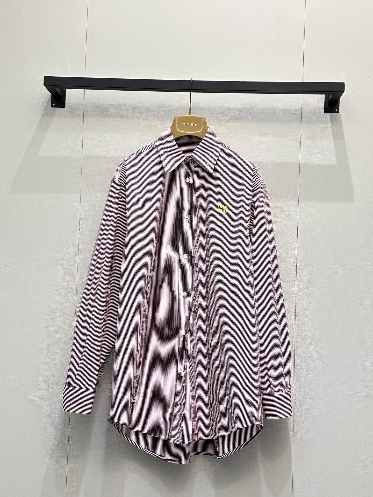 미우미우(MIU MIU) 스트라이프 자수 셔츠 의류