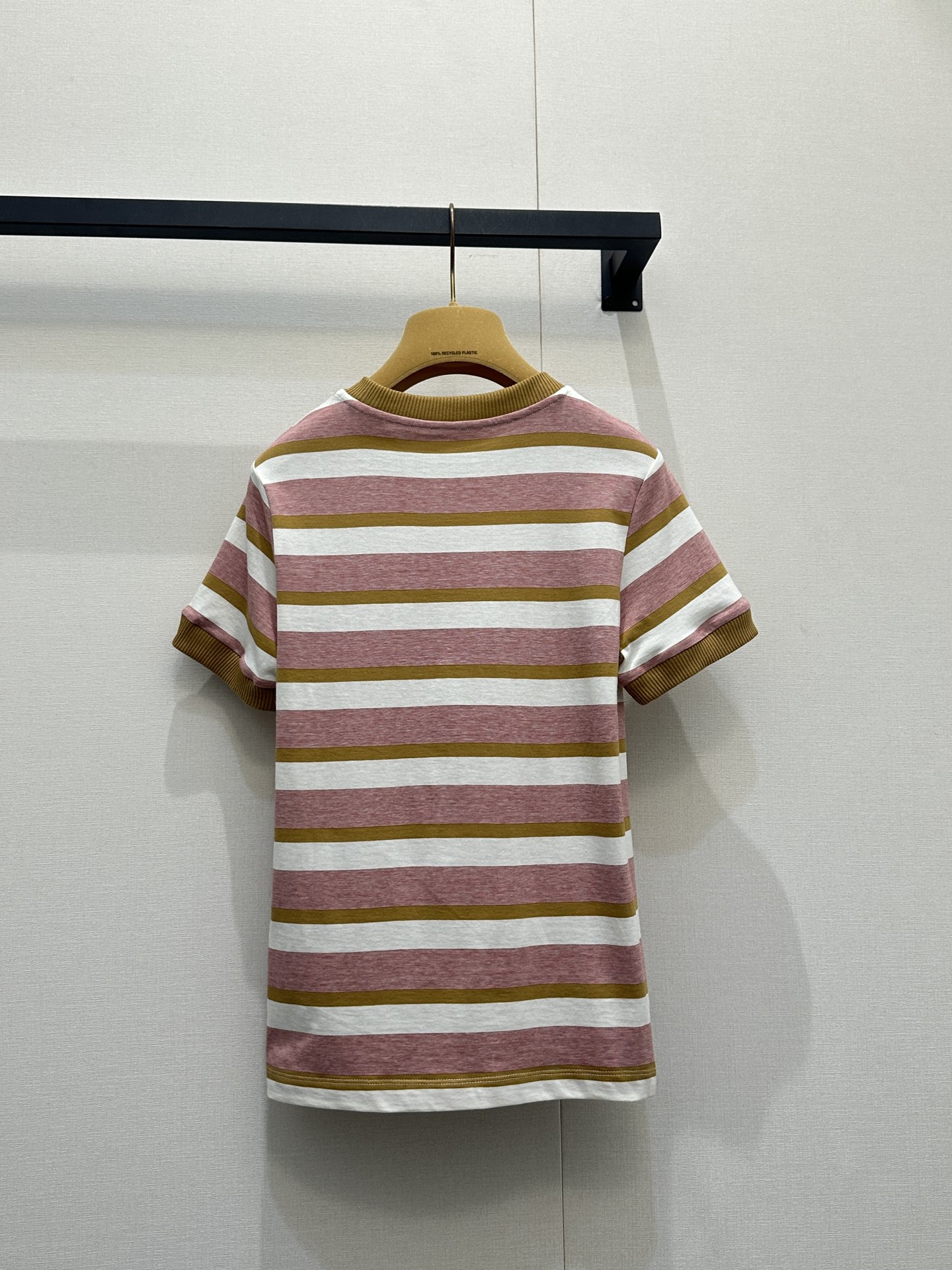 미우미우(MIU MIU) 핑크 체크 반팔 의류