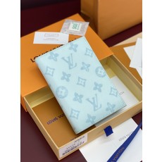 [LV] 루이비통 M27612 모노그램 오리진 여권 케이스 (라이트 블루) 지갑