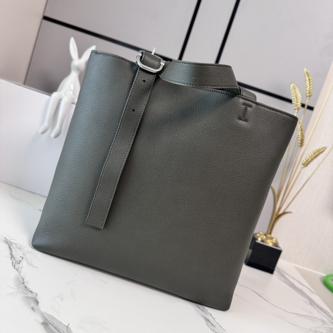 [LOEWE] 로에베 652672 그레인 카프스킨 루프(Loop) 지퍼 토트백 가방