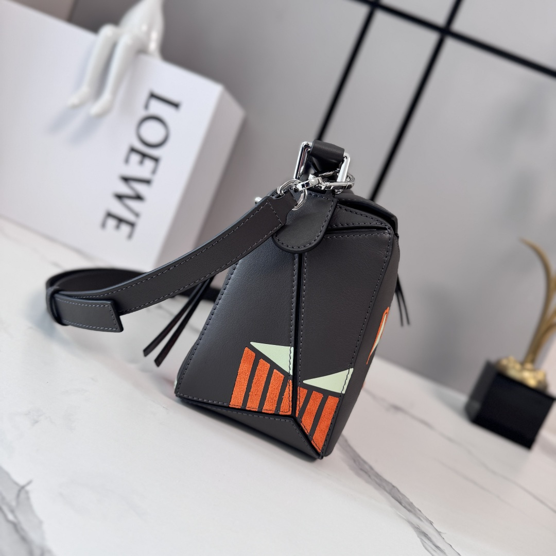 [LOEWE] 로에베 262615 퍼즐백 스몰 (프린지 캣 에디션) 가방