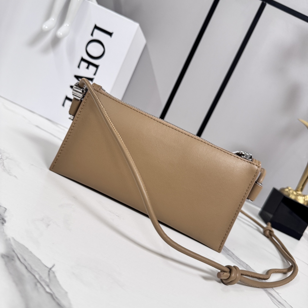 [LOEWE] 로에베 262544 나파 카프스킨 조야(Joya) 클러치백 가방