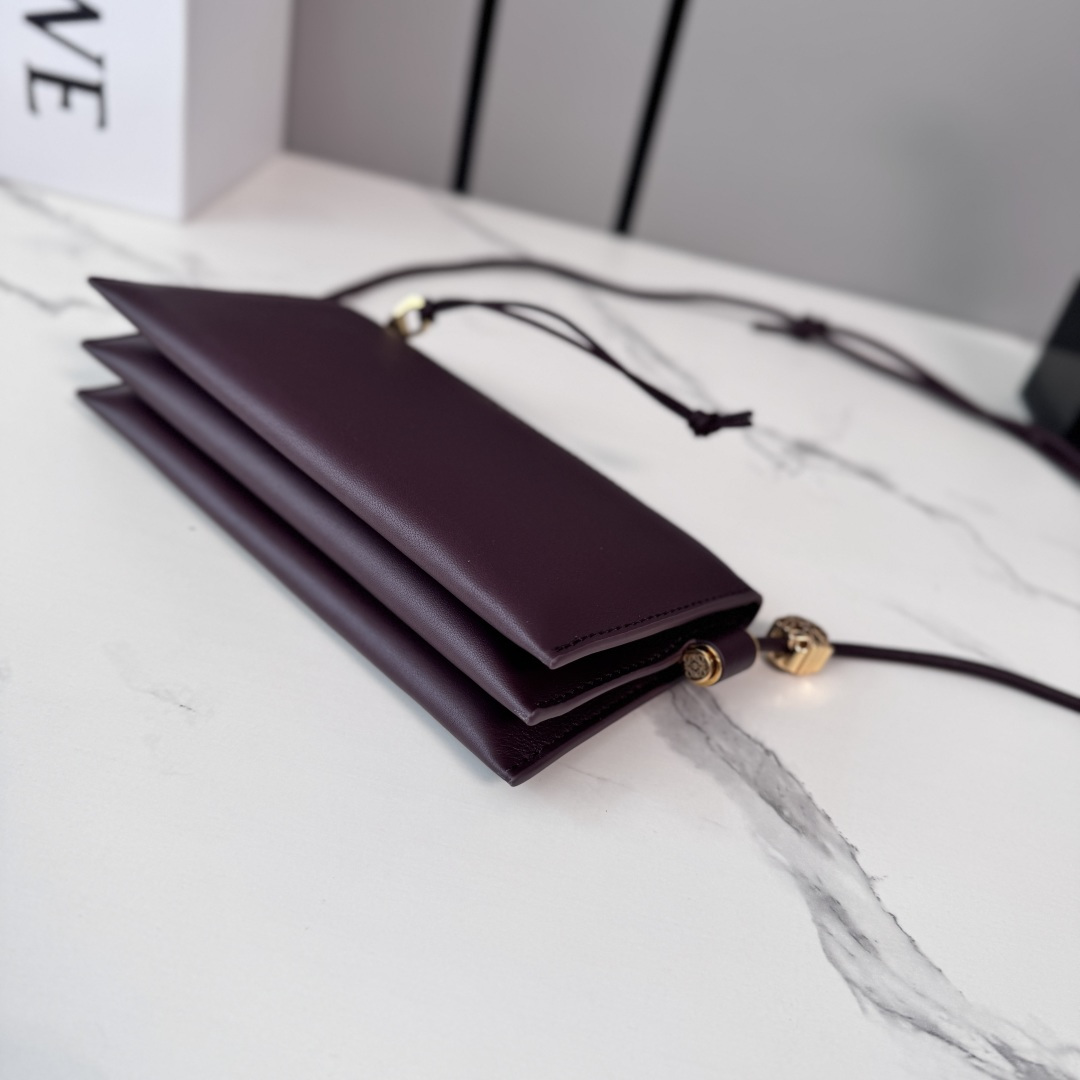 [LOEWE] 로에베 262544 나파 카프스킨 조야(Joya) 클러치백 가방