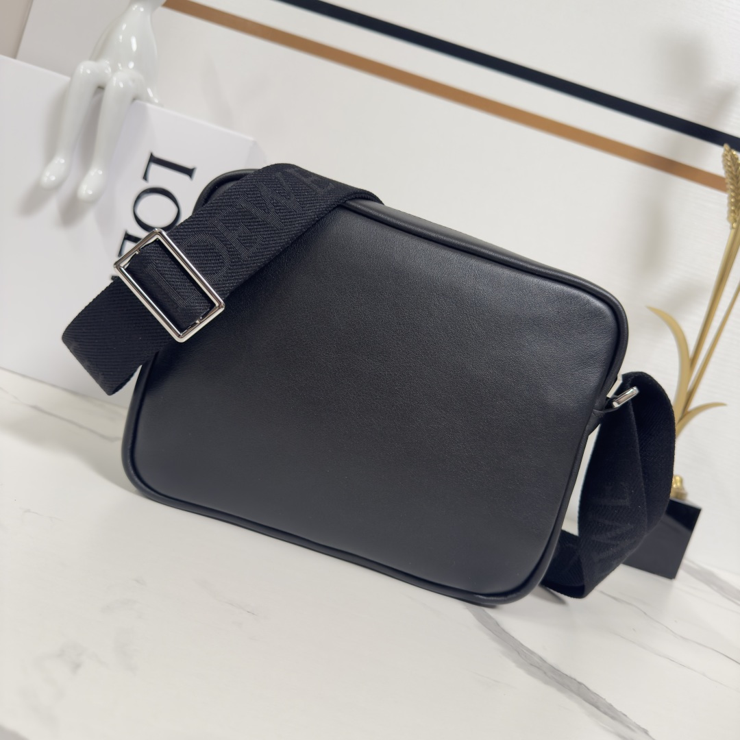 [LOEWE] 로에베 652441 페블(Pebble) 메신저백 미디엄 가방