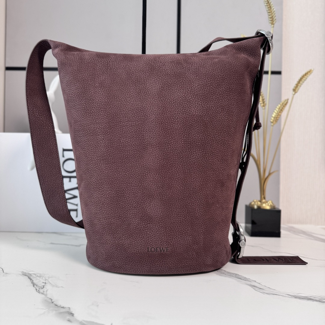 [LOEWE] 로에베 652560 룹(Loop) 버킷백 누벅 레더 숄더백 가방