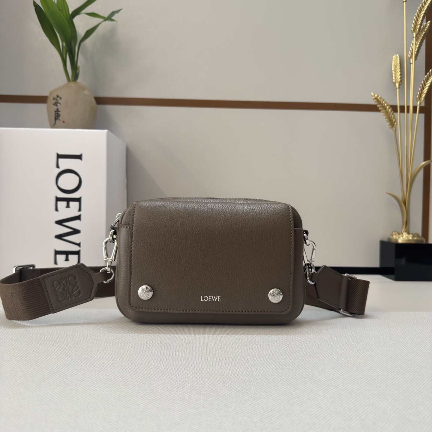 [LOEWE] 로에베 652514 페블(Pebble) 메신저백 스몰 가방