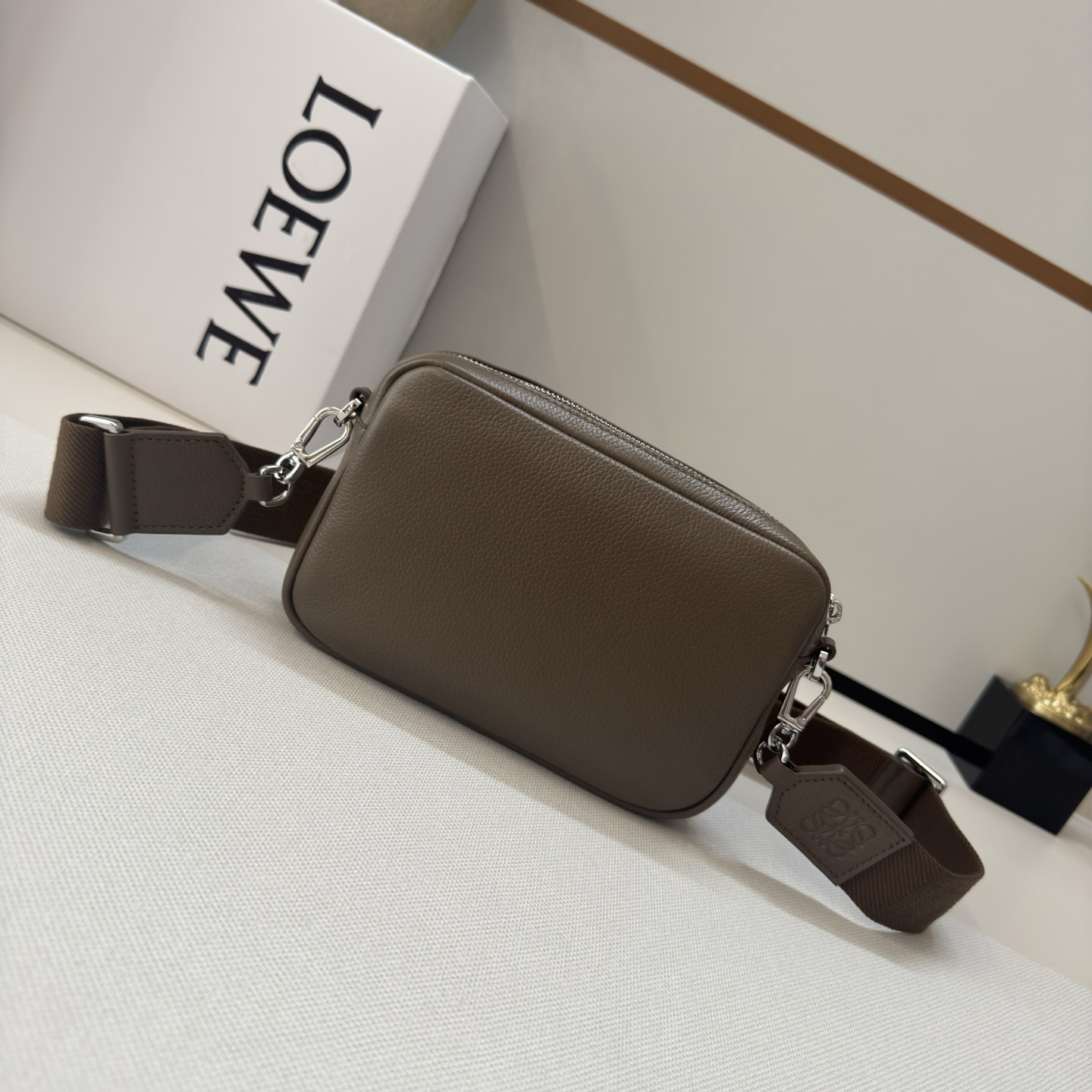[LOEWE] 로에베 652514 페블(Pebble) 메신저백 스몰 가방